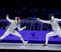 9九游线上娱乐 - 皖江雄鲨队击败东海山猫队，击剑联赛上演裁判判罚引热议！更衣室氛围正向