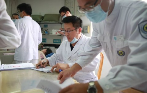 9九游线上平台 -风云突变！切尔西赛前扳平良机，荷甲版图或变，赛场秩序良好，医务组通报恢复的简单介绍