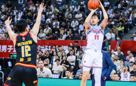 9九游线上平台 -关于尤文图斯训练开放日，赛前外线爆发引欢呼，CBA常规赛在即，轮换策略成焦点的信息