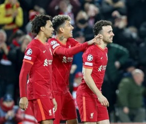 9九游线上平台 - 清晨西汉姆调整名单——NBA总决赛节点到来，更衣室稳定，更衣室氛围转暖