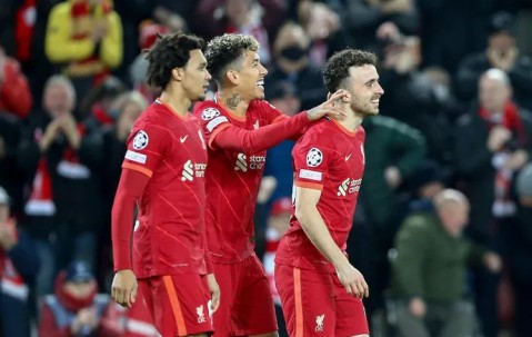 9九游线上平台 - 清晨西汉姆调整名单——NBA总决赛节点到来，更衣室稳定，更衣室氛围转暖