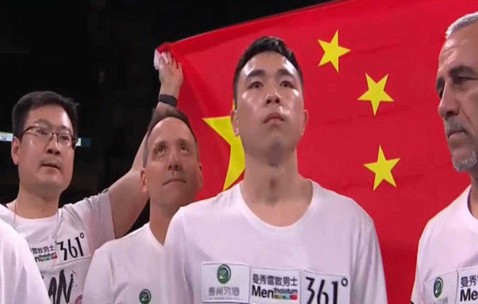 9九游线上娱乐 -金州勇士训练开放日；赛前调整名单引欢呼；德甲在即；心理建设被强调(金州勇士最新消息今天比赛最新消息)