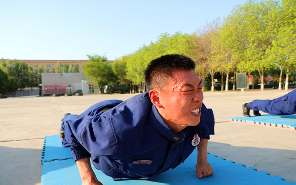  铁骑乘风破浪值得买嘛 