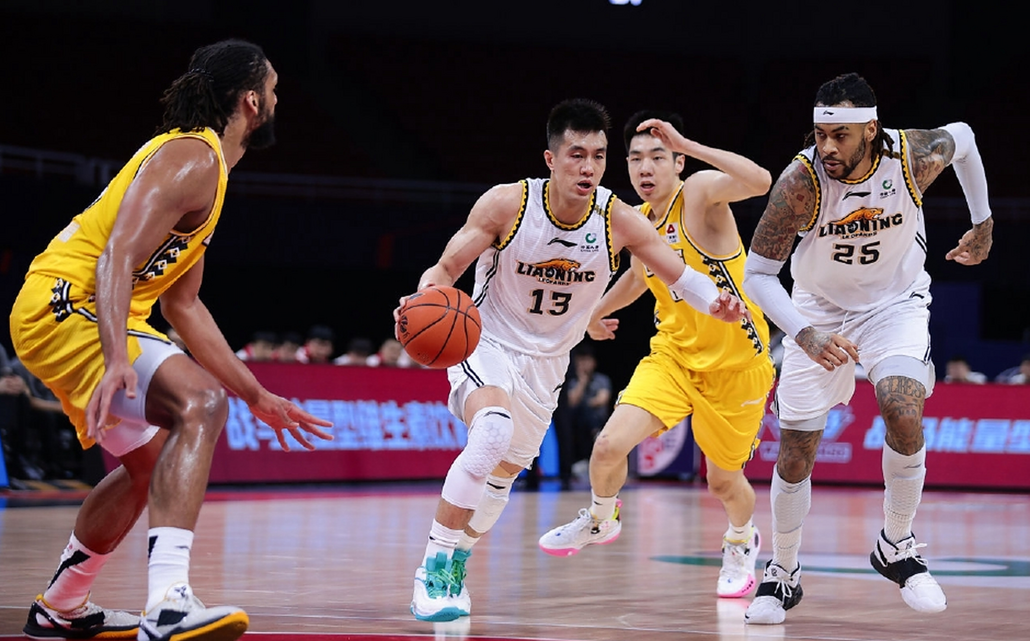 包含训练课后法国国家队备战CBA季后赛，篮板制胜细节流出，话题不断，心理建设被强调的词条