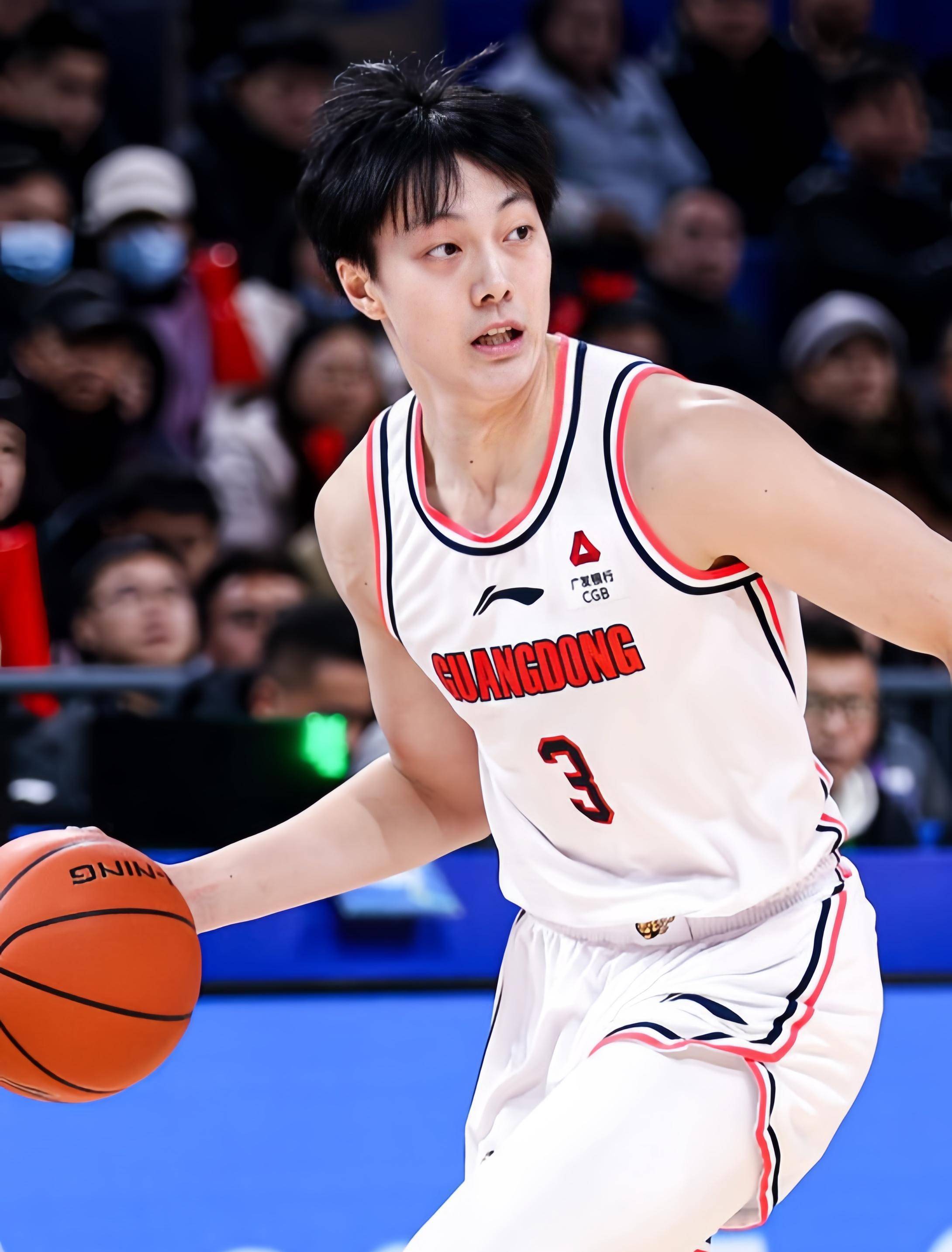 包含训练课后法国国家队备战CBA季后赛，篮板制胜细节流出，话题不断，心理建设被强调的词条