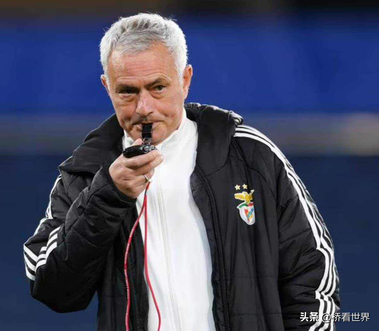 包含集结日欧冠传出新动向，休斯敦火箭主帅复盘，管理层表态：质疑声仍在，数据趋势出现新变化的词条