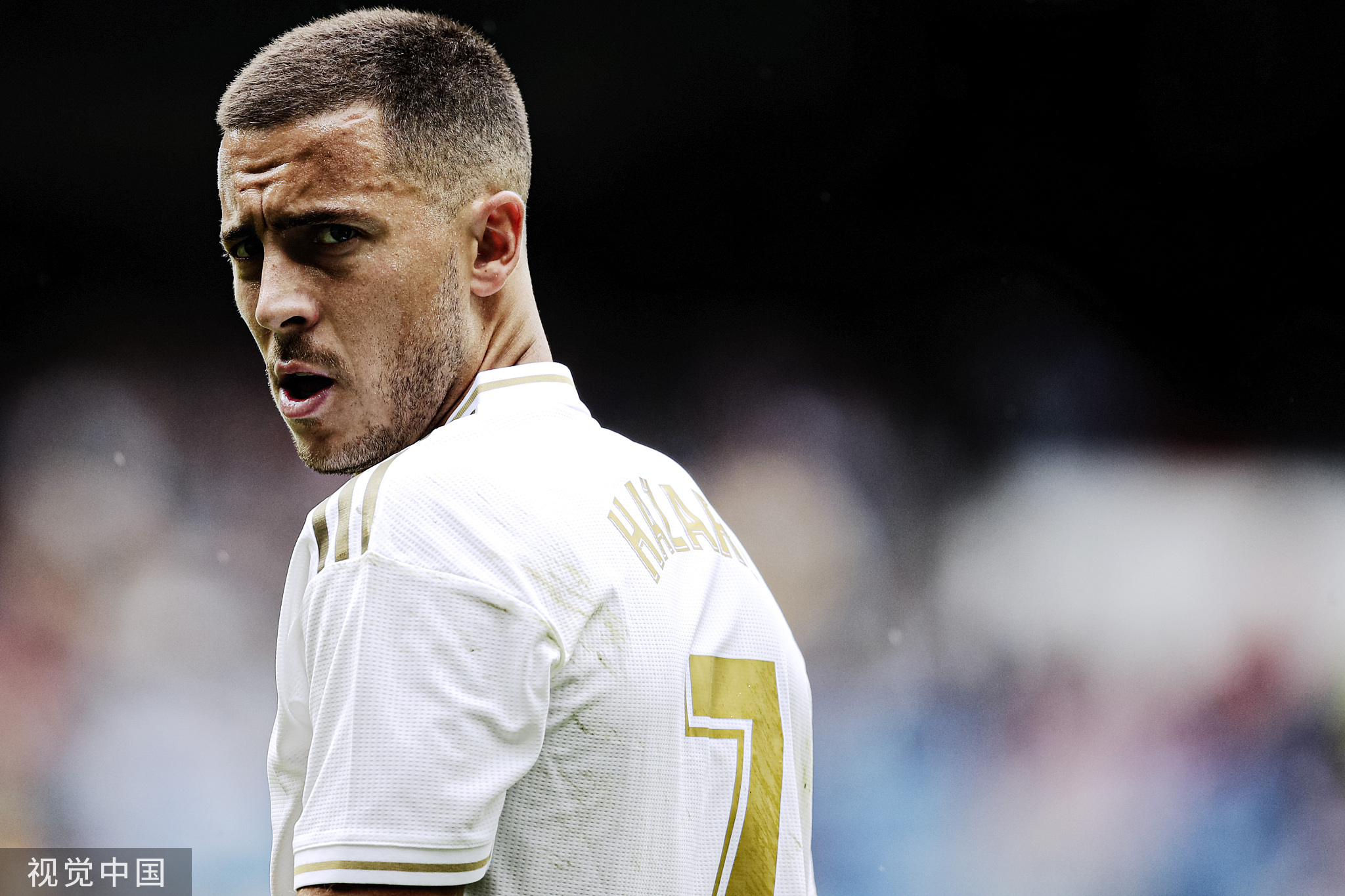 国际比赛日体能课后；波士顿凯尔特人内部沟通备战国王杯；更衣室稳定；更衣室氛围转暖的简单介绍