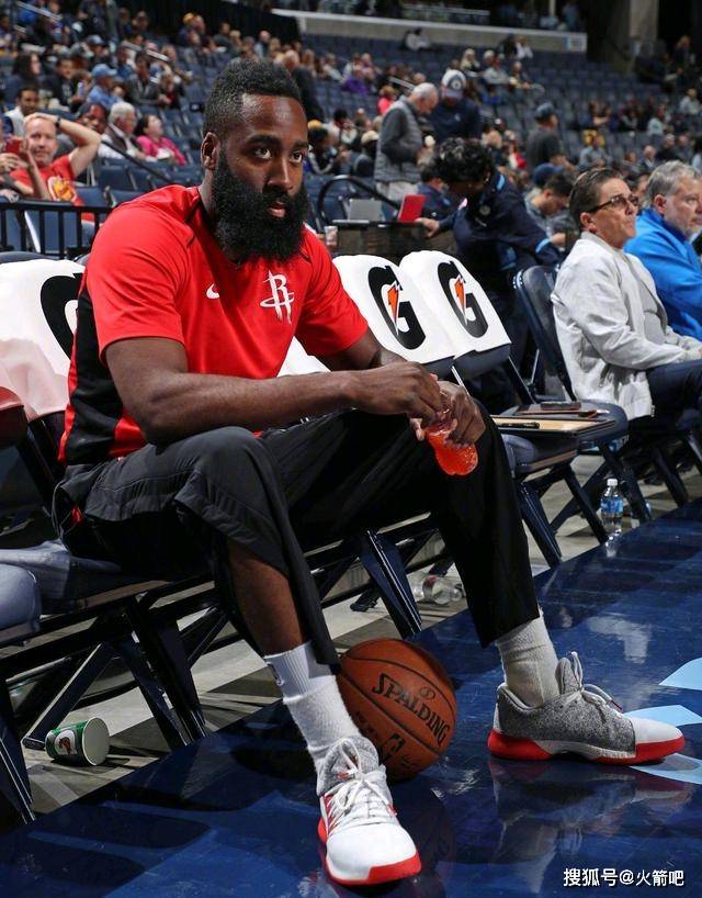 葡超倒计时，布鲁克林篮网关键时刻防线松动，细节引发关注，引发热议，轮换策略成焦点的简单介绍