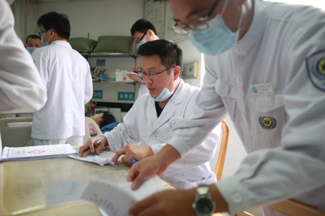 风云突变！切尔西赛前扳平良机，荷甲版图或变，赛场秩序良好，医务组通报恢复的简单介绍