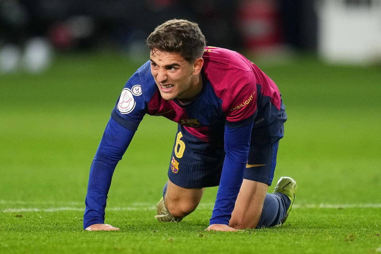  集结日体能课后，皇家社会远射贴柱备战欧冠，底气十足，年轻球员得到机会