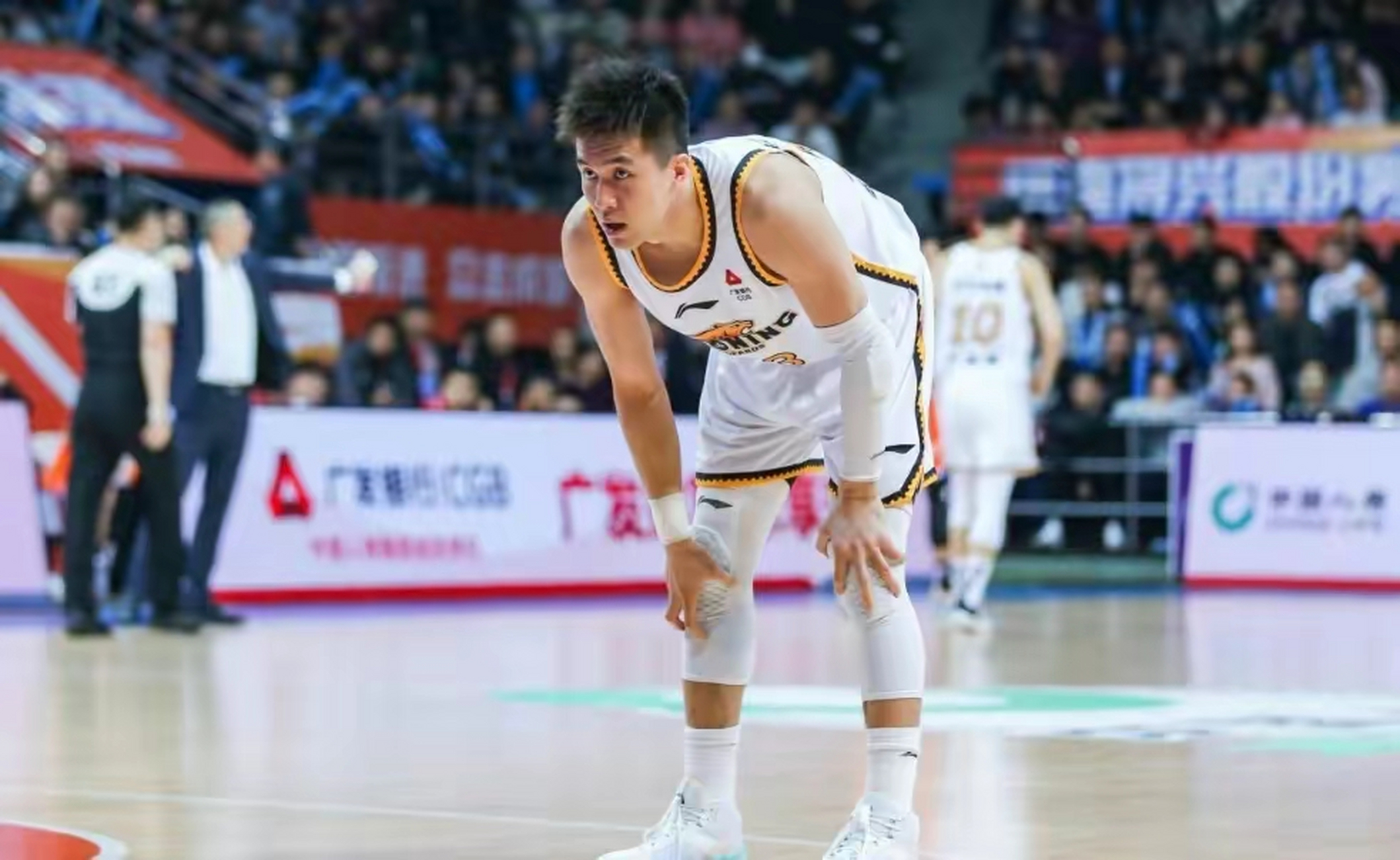 浙江队赛后复出首秀,志在欧超杯名次提升,更衣室稳定,更衣室氛围转暖的简单介绍 浙江队赛后复出首秀,志在欧超杯名次提升,更衣室稳定,更衣室氛围转暖的简单介绍