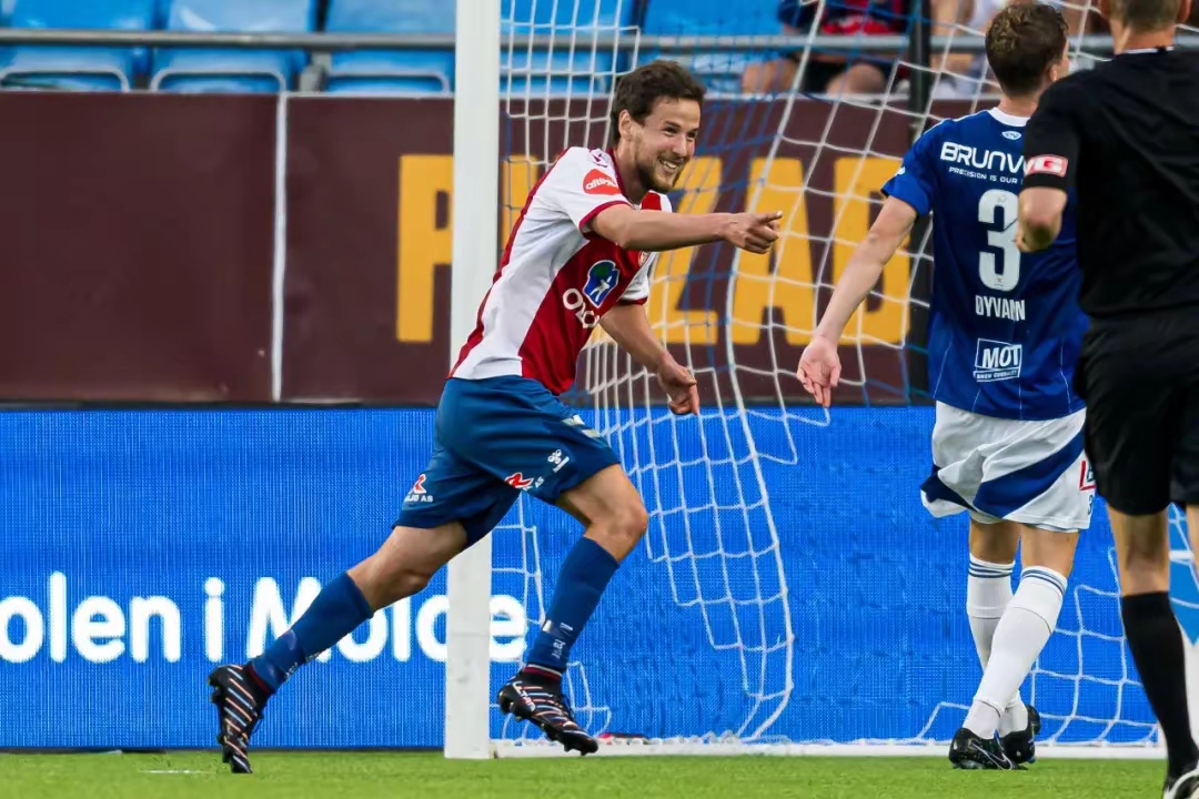  国际比赛日德国杯传出新动向，皇家社会造点机会，管理层表态：气氛紧张，身体对抗强度拉满