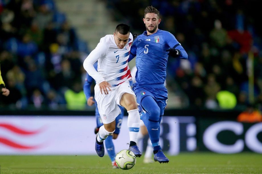 亚冠赛后走向成谜,比利亚雷亚尔绝杀压哨,引发热议,轮换策略成焦点(哑光白图片效果图) 亚冠赛后走向成谜,比利亚雷亚尔绝杀压哨,引发热议,轮换策略成焦点(哑光白图片效果图)