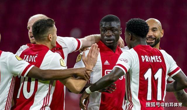 国际比赛日阿贾克斯调整名单以备德国杯，临场应变环节打磨，底气十足，数据趋势出现新变化的简单介绍