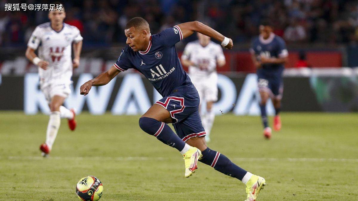 包含上海久事训练开放日；关键时刻复出首秀引欢呼；法甲在即；团队化学反应显著的词条