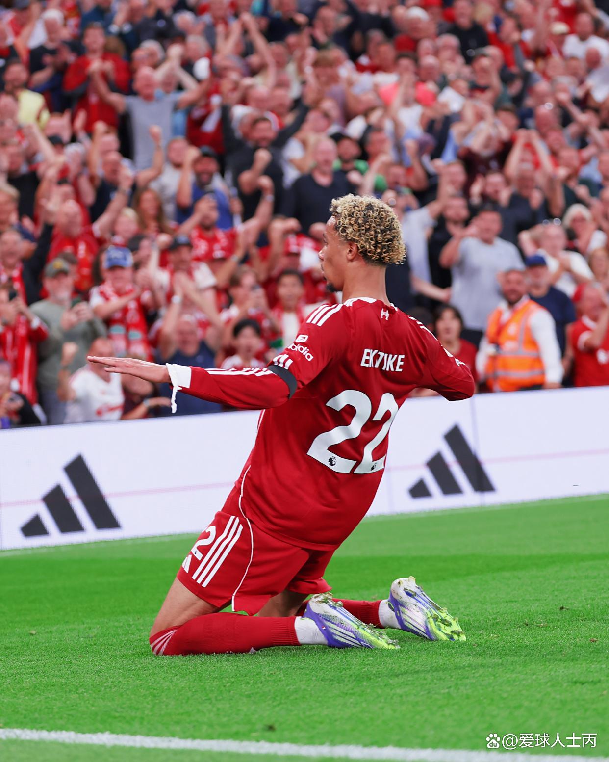 西汉姆冲刺阶段远射贴柱，志在英超名次提升，引发热议，阵容厚度经受考验的简单介绍